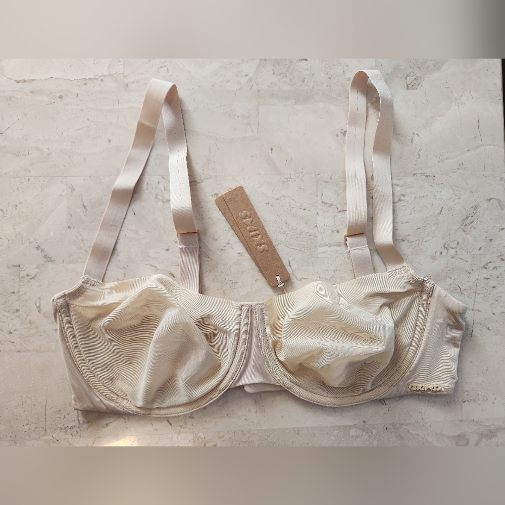 SKIMS  Underwire Bra